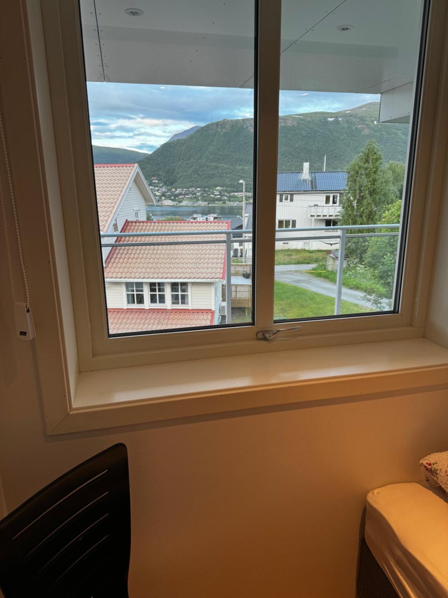 Sentral Leilighet Med Fantastisk Utsikt Тромсё Экстерьер фото